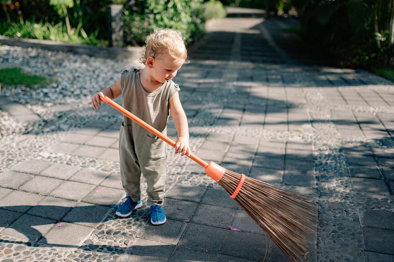 Sweep-pexels-yan-4458033